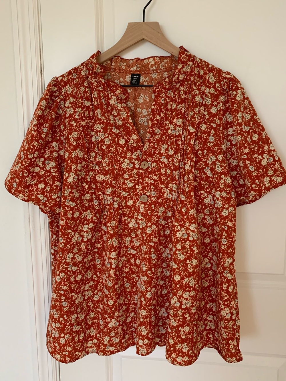 Rust Floral Button-Front Short Sleeve Blouse